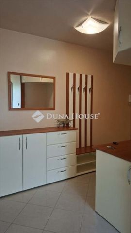 Kiadó újszerű állapotú panel lakás - Pécs - Fotó 5