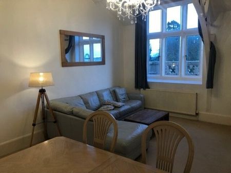 Victoria Court, Royal Earlswood Park,... - Photo 2