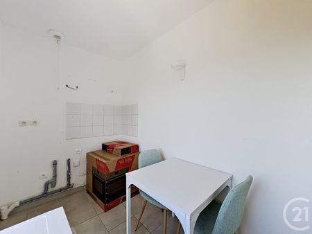 Location Appartement 1 pièce 23m² ST JULIEN LES VILLAS 10800 - Photo 4
