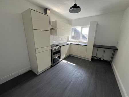 Station Road, Dunscroft, Doncaster - Photo 4