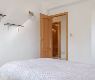 Room in a shared 5-bedroom apartment for rent in Bellas Vistas - Photo 1