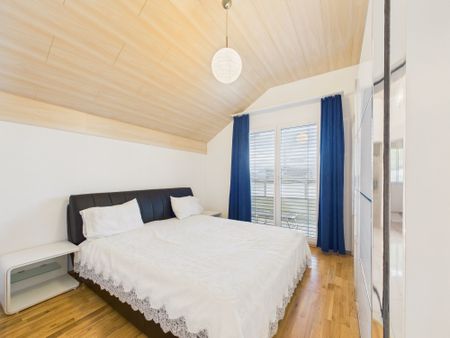 Modern 6.5-room semi-detached house in Uznach - Photo 3