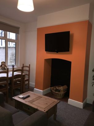 Barras Lane, Coventry - - Photo 1