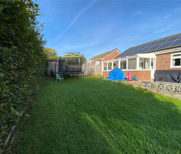 Cedar Close, Chard, TA20 - Photo 3