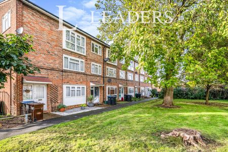 1 bedroom flat to rent The Hides - Photo 4