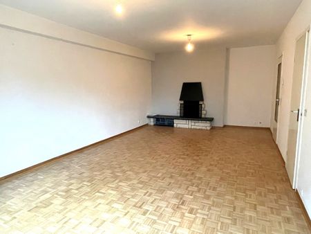 Appartement gelegen op de eerste verdieping in de directe nabijheid van het centrum van Strombeek. - Photo 4