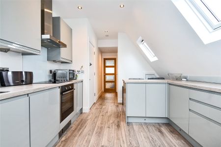 1 bedroom Flat in Southwell Park Road, Camberley - Photo 4