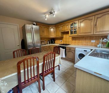 FOUR BEDROOM DETACHED HOUSE - Photo 2