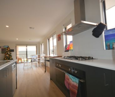 Madora Bay Coastal Lifestyle! - Photo 6