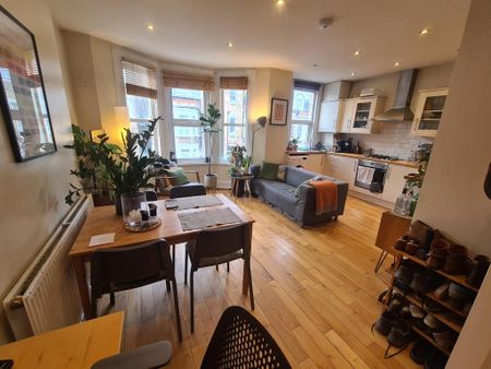 2 bedroom apartment to rent - Photo 3