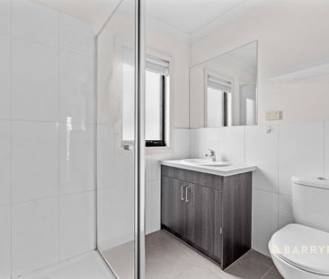 Stunning Two Bedroom Townhouse! - Photo 5