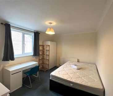 5 bedroom detached house to rent - Photo 1