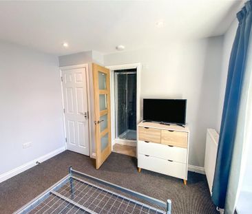 Property to rent - Photo 2
