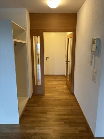 Bright and spacious apartment right next to the Ins train station - Photo 2