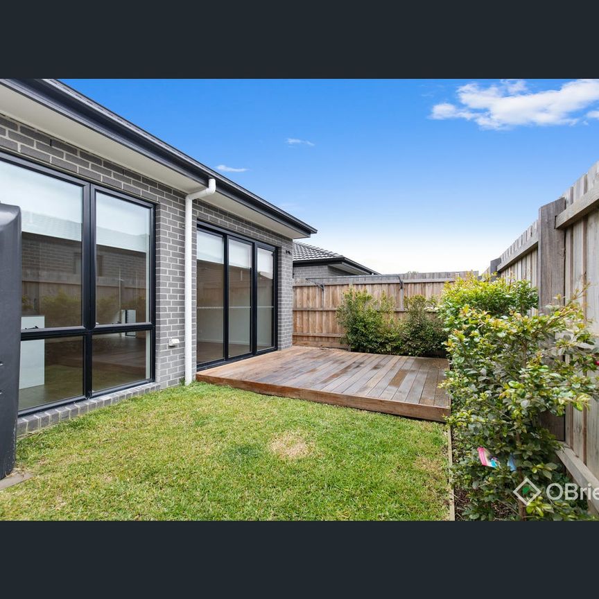 6 Pindari Crescent, Langwarrin, Vic 3910 - Photo 1