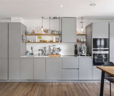 Spacious two bedroom, two bathroom apartment with private outside s... - Photo 4