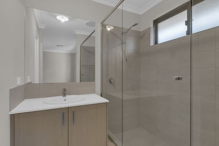 Four Bedroom Family Home in Baldivis - Photo 2