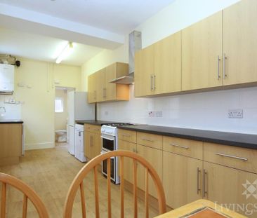 4 bedroom terraced house to rent - Photo 6