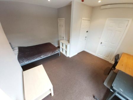 3 bedroom terraced house to rent - Photo 5