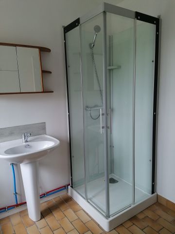 Location Maison 6 pièces 110m² CERISY LA SALLE 50210 - Photo 4