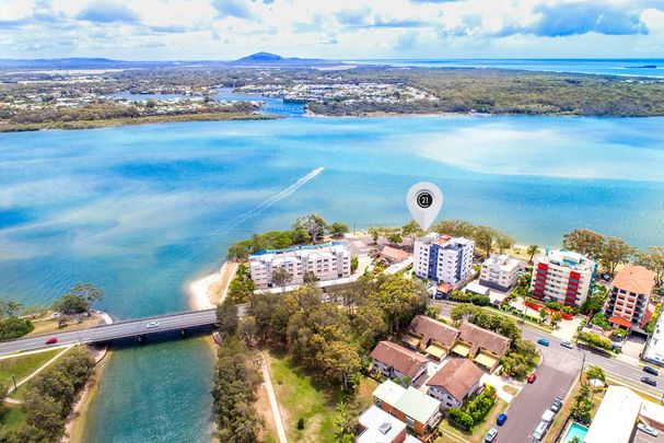 Picnic Point – Three Bedroom Penthouse with Private Roof Top Garden! - Photo 1