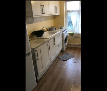 1 Bed Terraced House, Carisbrooke Road, LU4 - Photo 3