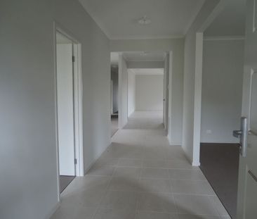10 Rebecca Way, Gisborne - Photo 4