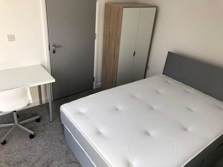 1 bedroom in a house share to rent - Photo 3