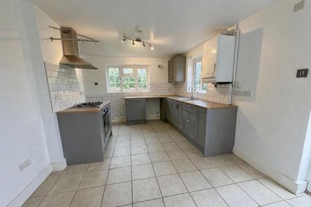 3 bedroom terraced house to rent - Photo 5