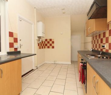 2 bedroom terraced house to rent - Photo 4