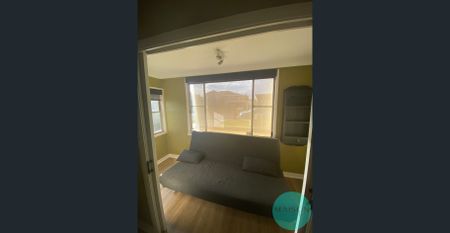 Rooms for rent in gorgeous 5 bedroom sharehouse! - Photo 2