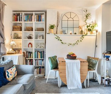 Court Farm Gardens, Manor Green Road, Epsom, Surrey, KT19 8SL - Photo 2