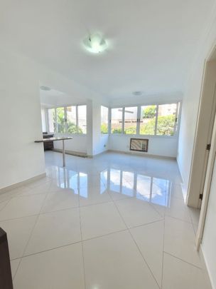 Apartamento com 2 quartos e 75m² para alugar em Mont'Serrat, Porto Alegre. - Photo 1