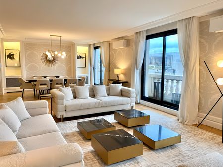 Appartement • Triangle d'Or, Paris 8ème - Photo 3