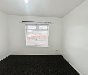 21 Ridgeway Street, Lisburn, BT28 1BY - Photo 2