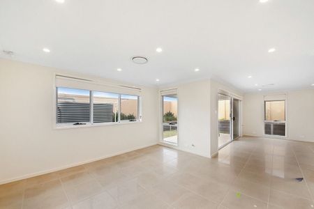 Modern 3-Bedroom Home in Arcadian Hills Estate - Photo 4