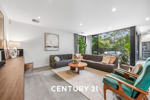 A Rare Dual-Living Luxury Residence - Photo 1