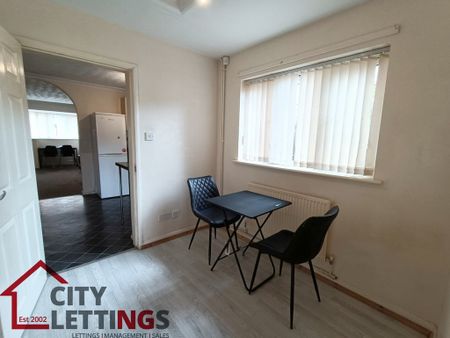 2 Bedroom Mid Terraced House - Photo 3