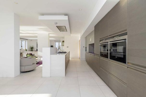 5 bedroom flat to rent - Photo 1