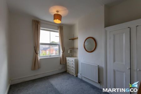 3 bedroom end of terrace house to rent - Photo 3