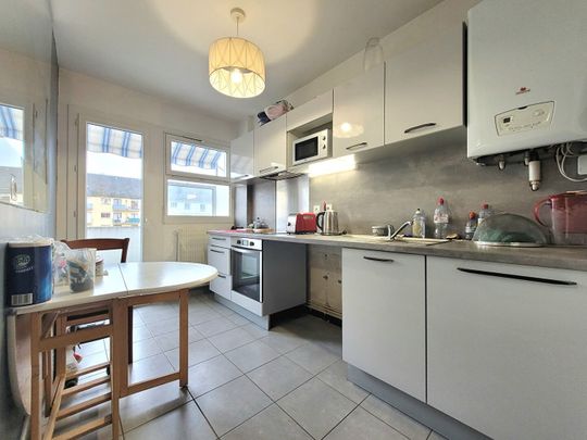 LOCATION PAU - Appartement T4 de 76 m² dans une résidence calme avec balcon et garage - Photo 1