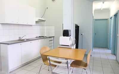 3 Bedroom Apartment - Photo 2