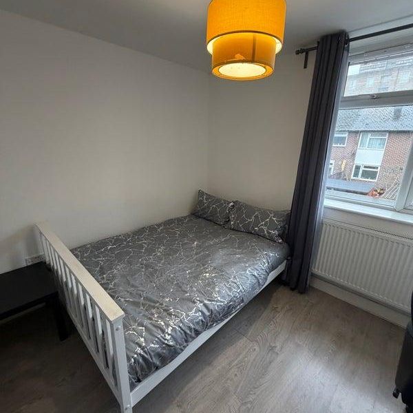 1 bedroom in a house share to rent - Photo 1