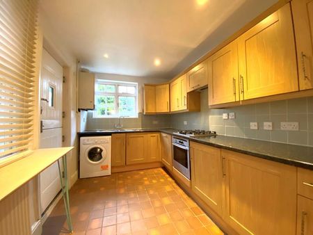 Cheselden Road, Guildford, Surrey, GU1 - Photo 3