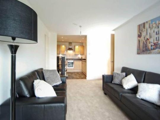 2 bedroom flat to rent - Photo 1