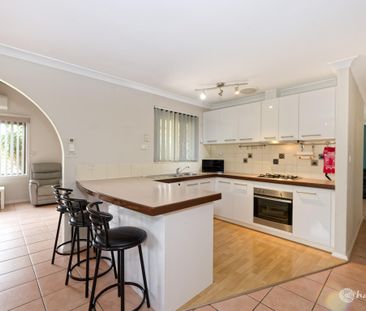 FURNISHED 4 X 2 FAMILY HOME!!! - Photo 4