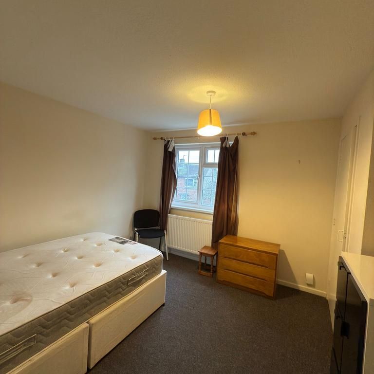 6 bedroom terraced house to rent - Photo 1