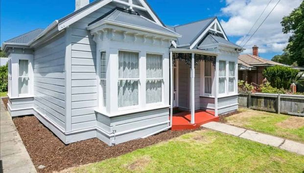 The Perfect Student Setup - Photo 1