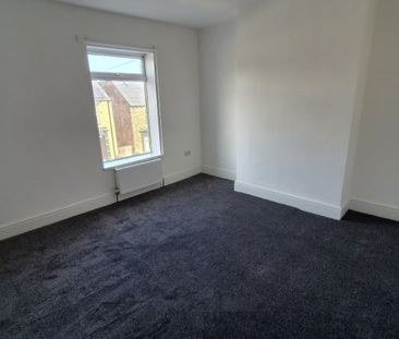 2 bed Terraced - To Let - Photo 3