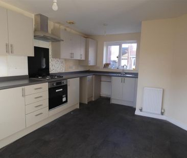 3 bedroom semi-detached house to rent - Photo 6